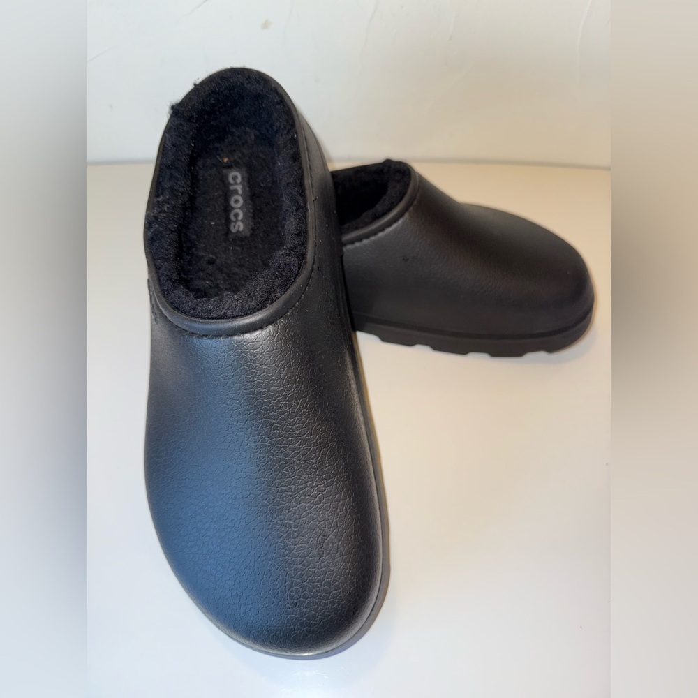 Crocs Fleece Lined Solid Front Solid Front Mens S… - image 1